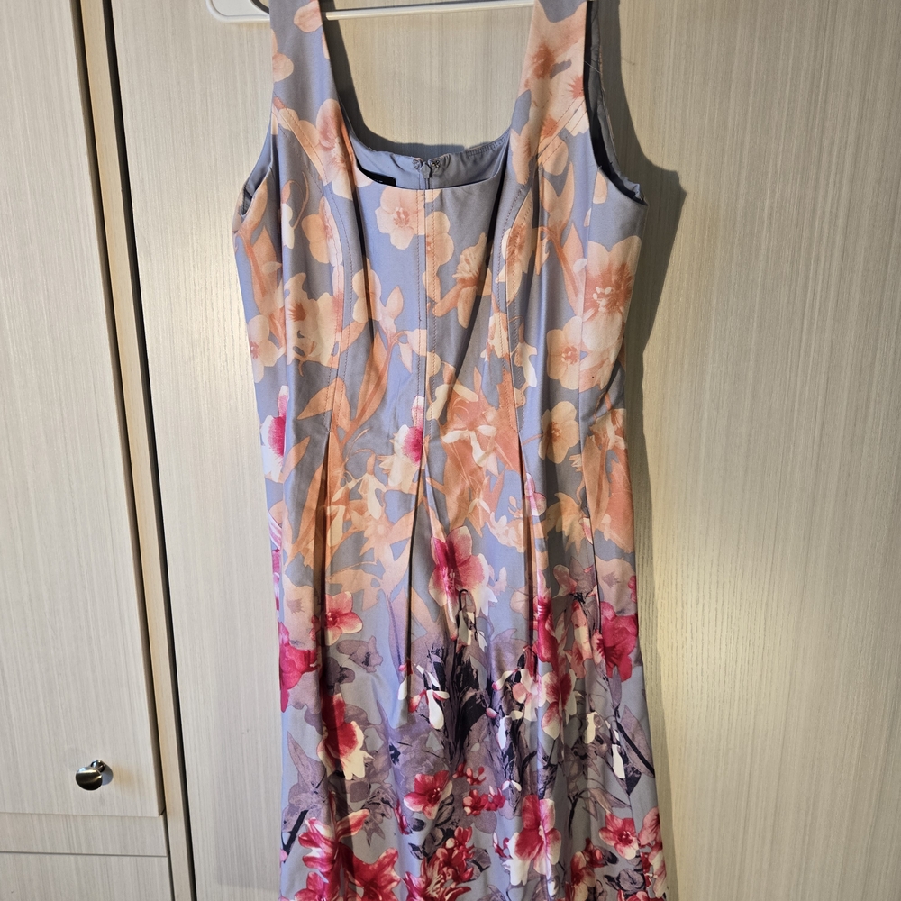 Floral Sleeveless Dress in Lavender, Pink, Coral, and Peach. Size 12